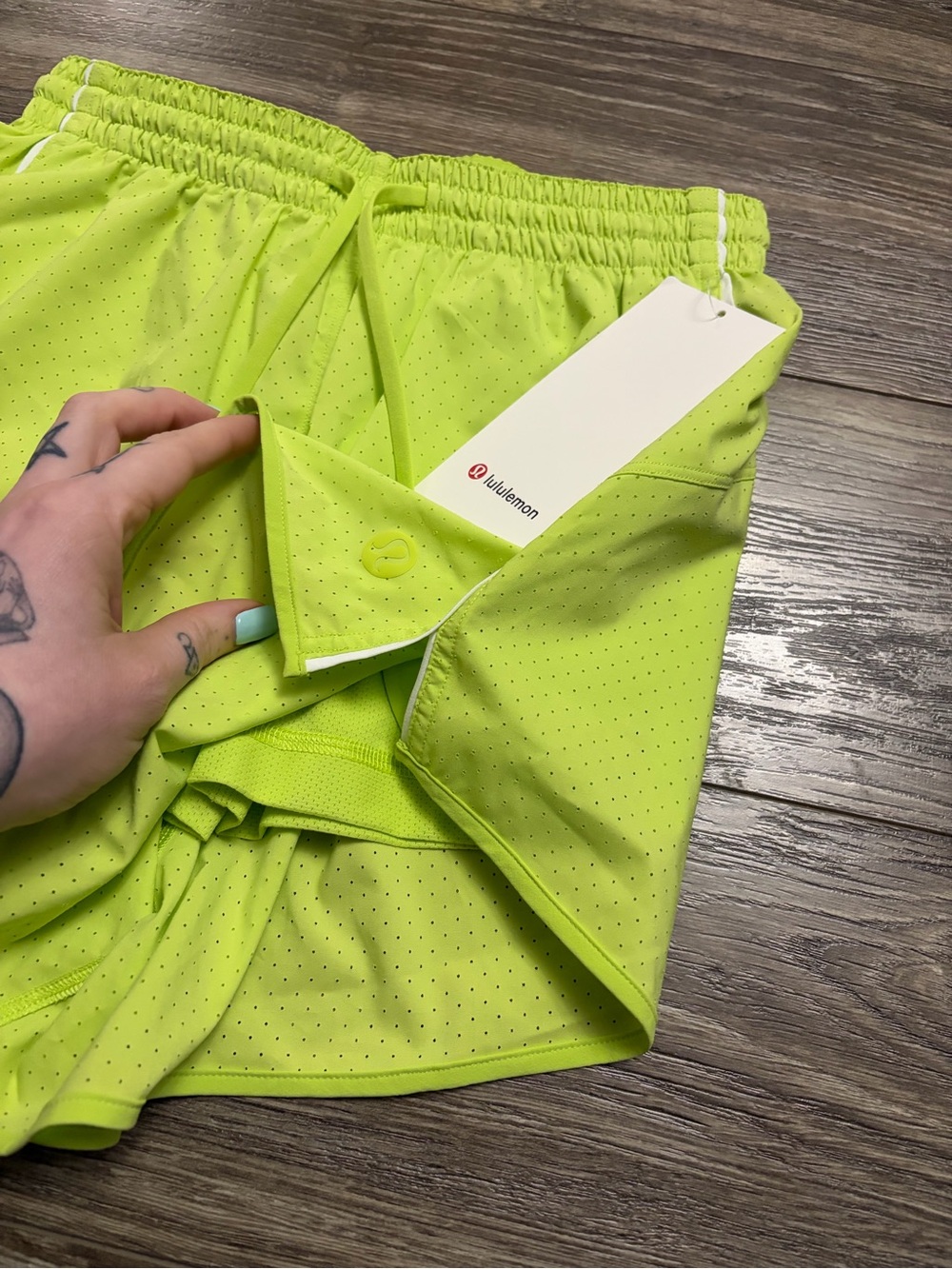 NWT Lululemon Court Rival High-Rise Short 3" *Perforated Sour Grape/White Size 4 - Picture 3 of 9